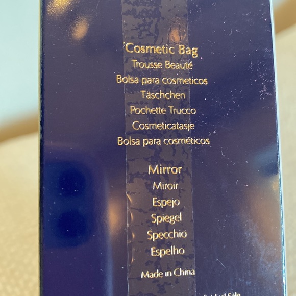 Estée Lauder Lipsticks - Picture 4 of 5